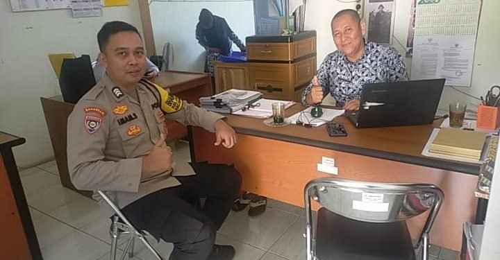 Bhabinkamtibmas Polsek Rangkasbitung Polres Lebak Kunjungi Kantor Kelurahan Cijoro Lebak