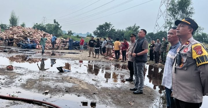 Polsek Cikupa Polresta Tangerang Amankan TKP Kebakaran Gudang Kopi