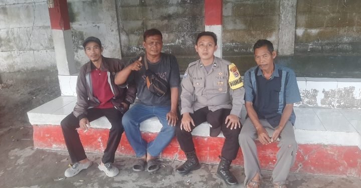 Laksanakan DDS, Briptu Riyan Bhabinkamtibmas Desa Parakan Polsek Jawilan Polres Serang Sambang Warga Himbau Kamtibmas