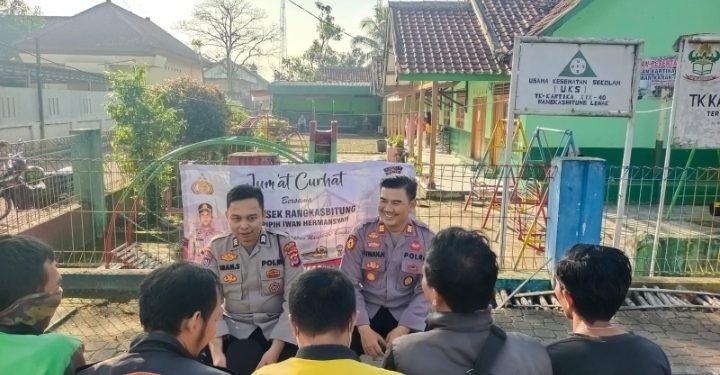 Kapolsek Rangkasbitung Polres Lebak di Dampingi Bhabinkamtibmas Giat “Jumat Curhat”Bersama Komonitas Ojol