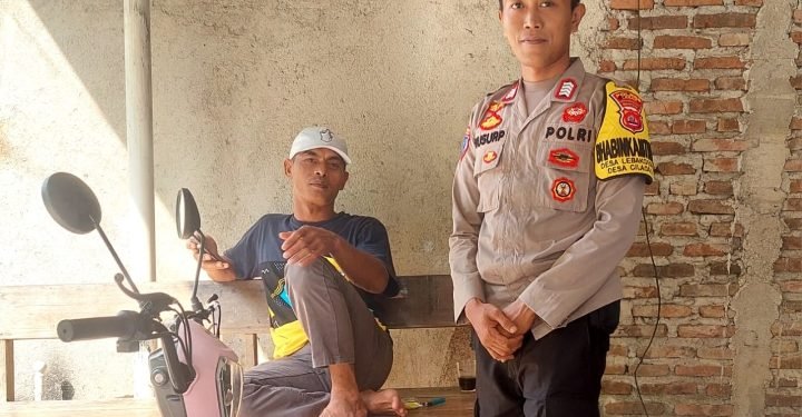 Bhabinkamtibmas Polsek Lebakgedong Polres Lebak Rutin Silaturahmi Ke WargaNya Sampaikan Pesan Kamtibmas