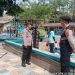 Anggota Polsek Rangkasbitung Polres Lebak Monitoring Pengunjung Kolam Renang BIM Rangkasbitung
