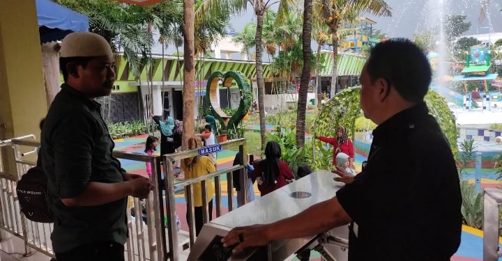 Ciptakan Kondusifitas Kamtibmas di hari Libur, Personel Polsek Cibeber Polres Cilegon Polda Banten lakukan Patroli Wisata Kolam Renang