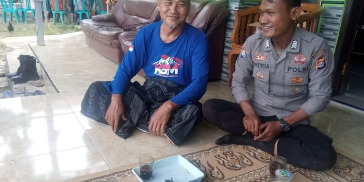 Galang Tomas Desa Binaan, Personel Bhabinkamtibmas Polsek Mancak Polres Cilegon Polda Banten Gali Informasi Kamtibmas