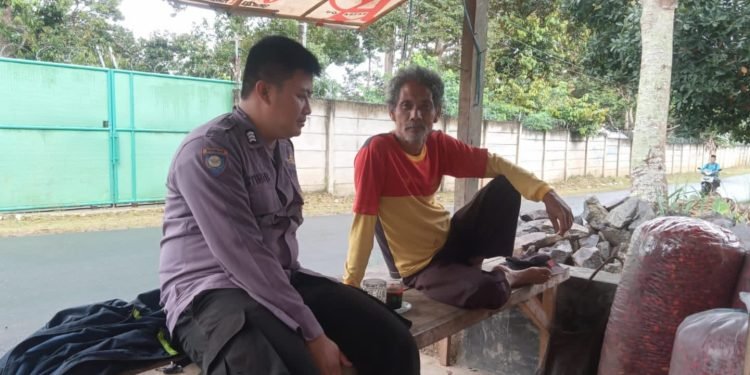 Wujudkan Harkamtibmas, Personel Bhabinkamtibmas Polsek Mancak Polres Cilegon Polda Banten Gandeng Tomas Desa Binaan