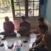 Ngariung Bareng Warga Masyarakat, Personel Bhabinkamtibmas Polsek Mancak Polres Cilegon Polda Banten Wujudkan Harkamtibmas Di Desa Binaan