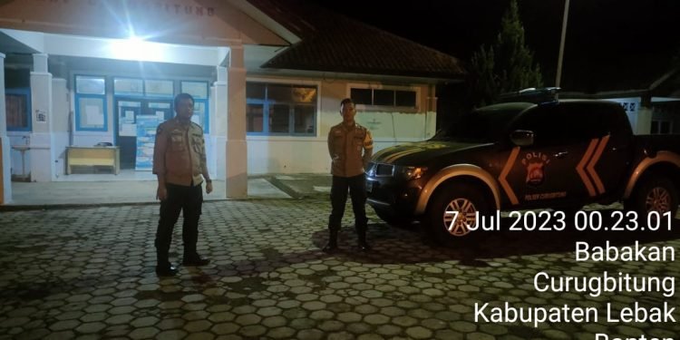 Cegah Pencurian di Kantor Pemerintahan, Personil Polsek Curugbitung Polres Lebak Laksanakan Patroli