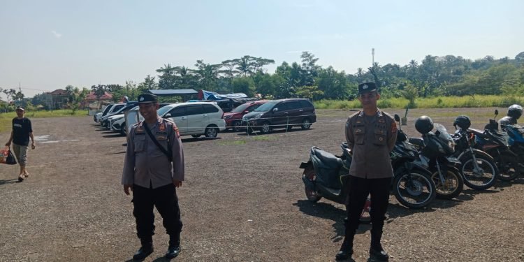 Anggota Polsek Rangkasbitung Polres Lebak Kontrol Lokasi Parkiran BIM
