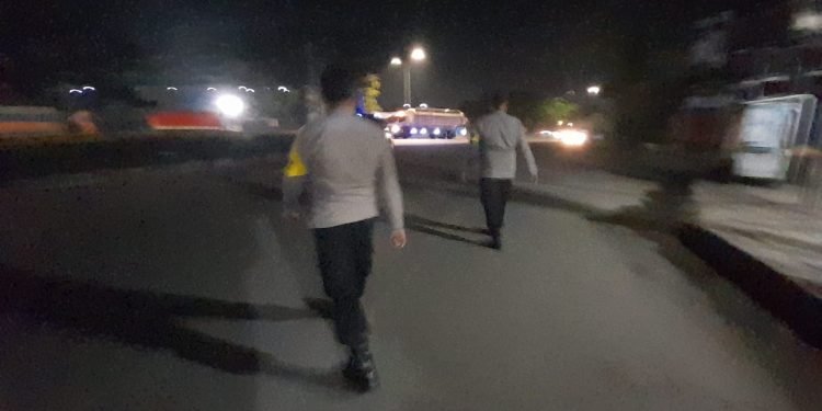Cegah Tawuran pemuda dan Balap Liar di Malam hari!!! Polsek Cibeber Polres Cilegon Polda Banten lakukan KRYD malam hari