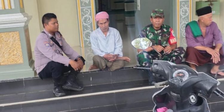 Bhabinkamtibmas Polsek Malingping Polres Lebak bersama Babinsa Pererat Tali Silaturahmi Dengan Tokoh Agama