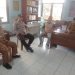 Bhabinkamtibmas Polsek Rangkasbitung Polres Lebak Berikan Penyuluhan Kamtibmas Ke Staf Kelurahan Cijoro Pasir