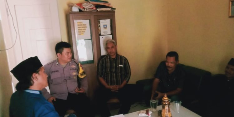 Bersama Kalangan Muda, Upaya Personel Bhabinkamtibmas Polsek Mancak Polres Cilegon Polda Banten Ajak Peran Aktif Jaga Kamtibmas