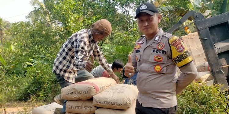 Bhabinkamtibmas Polsek Cileles Polres Lebak Sambangi Desa Cipadang sampaikan pesan – pesan Kamtibmas