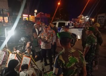 Kapolsek Rangkasbitung Polres Lebak Berikan Himbauan Kamtibmas Ke Penjual Lukisan
