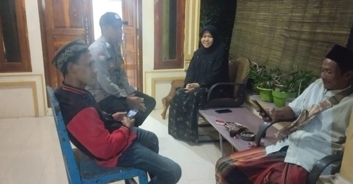Dialogis Dengan warga Desa Binaan, Upaya Personel Bhabinkamtibmas Polsek Mancak Polres Cilegon Polda Banten Jaga Kamtibmas Kondusif