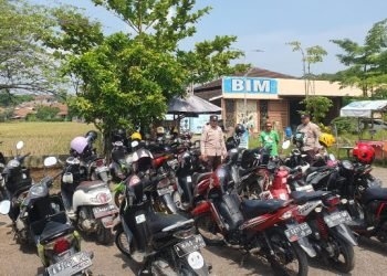 Anggota Polsek Rangkasbitung Polres Lebak Rutin Cek Lokasi Parkiran Kolam Renang BIM