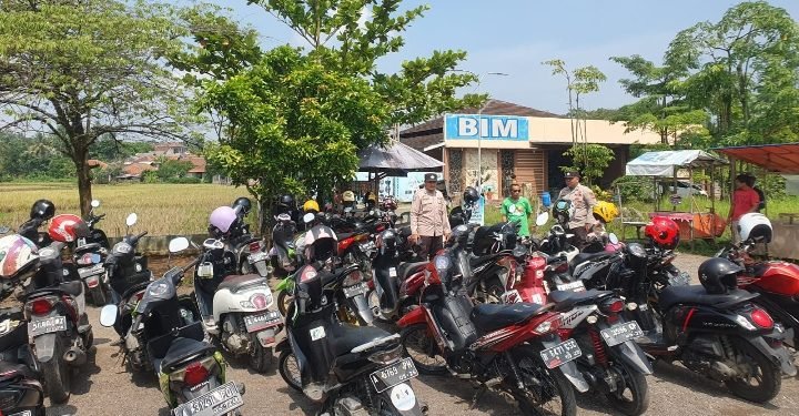 Anggota Polsek Rangkasbitung Polres Lebak Rutin Cek Lokasi Parkiran Kolam Renang BIM