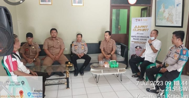 Kapolsek Kragilan Polres Serang Dengar Keluh Kesah Masyarakat Kragilan di Acara Jum’at Curhat