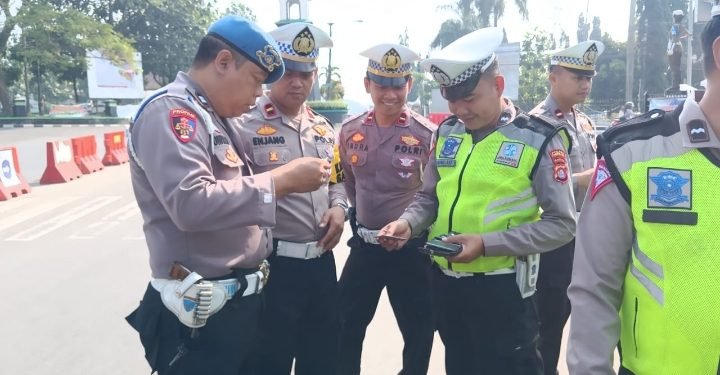 Gelar Ops Patuh Maung, Provos Polres Pandeglang Cek Kelengkapan Personil