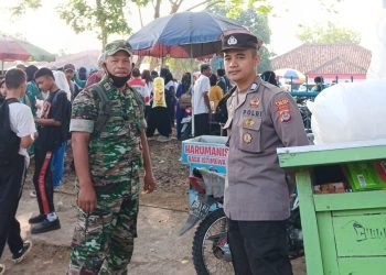 Bhabinkamtibmas Polsek Rangkasbitung Polres Lebak Dan Babinsa Giat Pengamanan Jalan Sehat Dikecamatan Kalanganyar