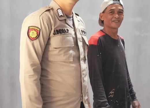 Anggota Polsek Maja Polres Lebak Polda Banten melaksanakan sambang ke warga  untuk menyampaikan harkamtibmas