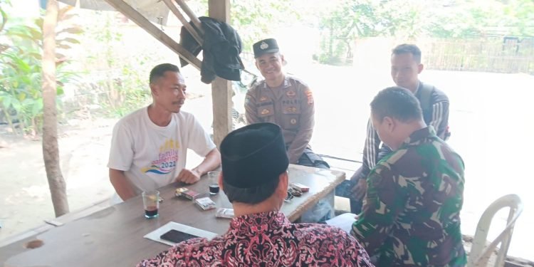 Bhabinkamtibmas Polsek Rangkasbitung Polres Lebak Bersama Babinsa Sambangi Prades Kalanganyar