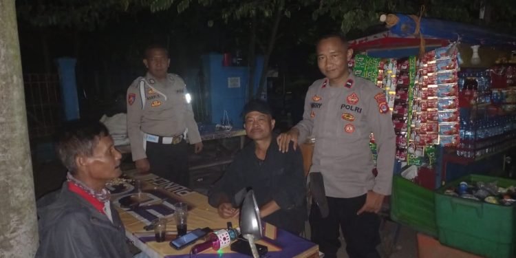 Ciptakan Rasa aman, Polsek Purwakarta Melaksanakan Patroli Blue Light