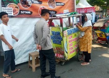 Bhabinkamtibmas Polsek Rangkasbitung Polres Lebak Temui Pedagang UMKM Dialun Alun Rangkasbitung