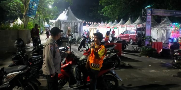 Anggota Polsek Rangkasbitung Polres Lebak Giat Patroli Malam Ke Lokasi UMKM