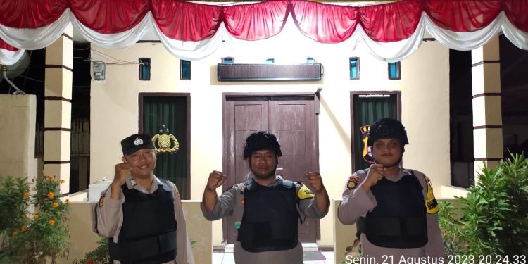 Guna Kewaspadaan Dan Kesiap Siagaan Personil Piket Polsek Panggarangan Polres Lebak Giat Sispam Mako Pada Malam Hari
