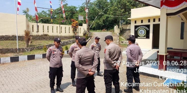 Sebelum Melaksanakan Piket, Personil Polsek Curugbitung Polres Lebak Melaksanakan Apel Serah Terima Piket Jaga