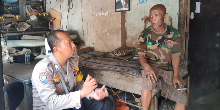 Door To Door, Bhabinkamtibmas Polsek Anyar Polres Cilegon Polda Banten Silaturahmi Dengan warga