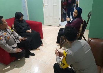 Eratkan Silaturahmi & Komunikasi aktif, Personil Polsek Cibeber sambangi masyarakat Jerang Cibeber