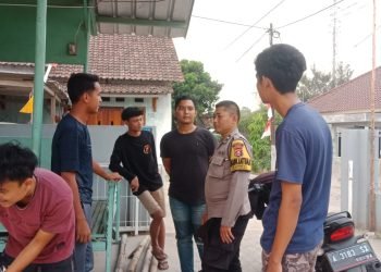 Jaga Situasi Kamtibmas, Bhabinkamtibmas Polsek Ciwandan Polres Cilegon Polda Banten Hadir Di Tengah Warganya