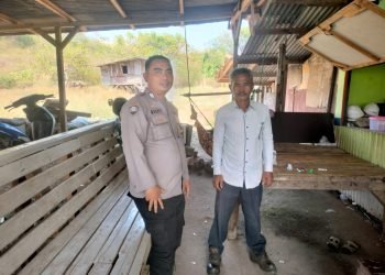 Rutin Dialogis Dengan Warga, Bhabinkamtibmas Polsek Puloampel Polres Cilegon Polda Banten Jalin Silaturahmi