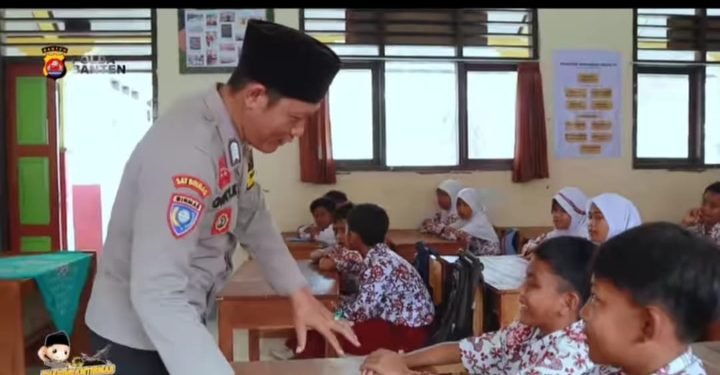 Polisi Kreatif dan Humanis, Inilah Sosok Bhabinkamtibmas Polsek Cileles Polres Lebak