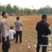 Personil Polsek Curugbitung Polres Lebak Melaksanakan Pengamanan Sepakbola di Desa Cilayang