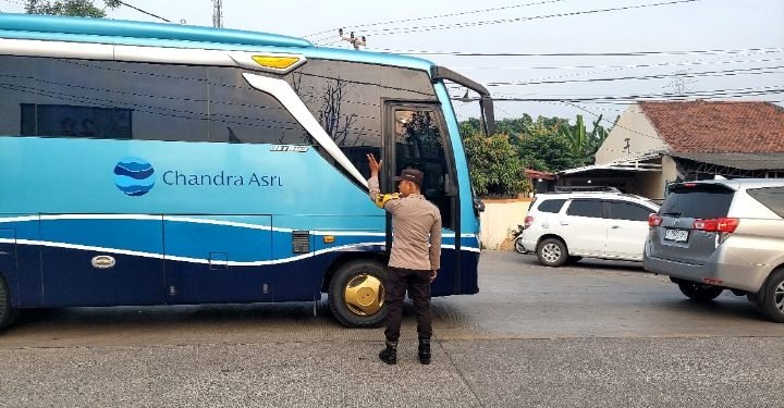 Laksanakan Strong Point, Jajaran Personel Polsek Bojonegara  Polres Cilegon Polda Banten Berikan Pelayanan Terhadap Aktivitas Masyarakat
