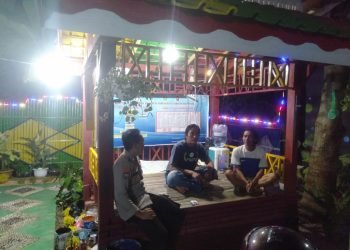 Bhabinkamtibmas Polsek Bojonegara Polres Cilegon Polda Banten,Kontrol Pos Kamling laksanakan Komunikasi Kamtibmas dengan Petugas Satkamling