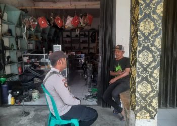 Antisipasi gangguan kamtibmas, Bhabinkamtibmas Polsek Cilograng Polres Lebak sambang sampaikan pesan kamtibmas
