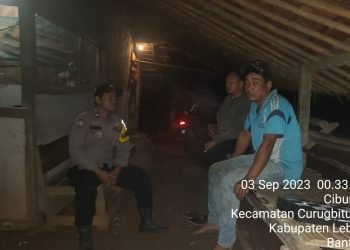 Antisipasi Gangguan Kamtibmas Polsek Curugbitung Polres Lebak Laksanakan Patroli Dialogis Rutin Malam Hari