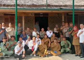 Kapolsek Curugbitung Polres Lebak Bersama Bhabinkamtibmas Menghadiri Penilaian Posko Kampung Bebas Dari Narkoba
