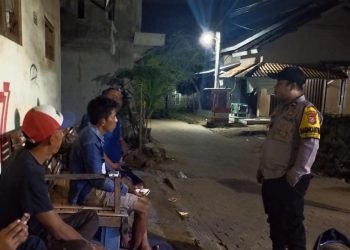 BERIKAN RASA AMAN, POLSEK CIBEBER SAMBANGI PETUGAS RONDA MALAM