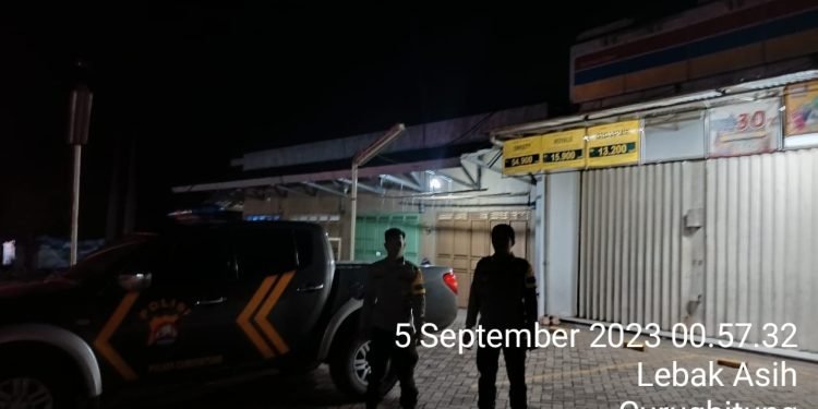 Cegah Aksi Pembobolan Minimarket, Polsek Curugbitung Polres Lebak Laksanakan Patroli Waralaba ke Indomaret