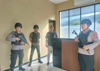 Polsek Kskp Merak Melaksanakan Sispam Mako Polsek