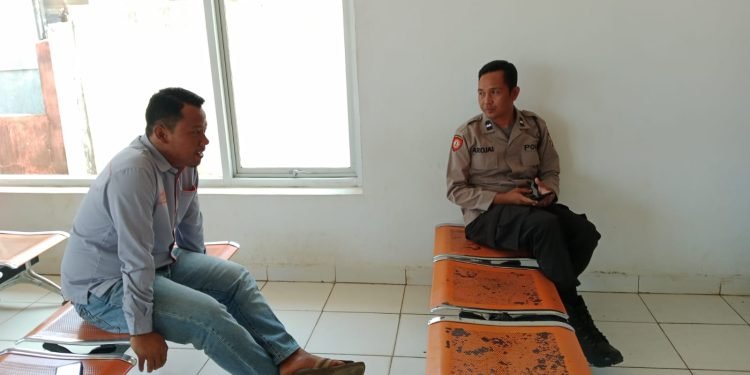 Wujudkan Sinergitas, Anggota Polsek Malingping Polres Lebak Sambang Warga