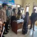 Bhabinmas polsek Cikulur Polres Lebak Monitoring Pembayaran BLT DD Tahap 3 Bulan Ke-9 Tahun 2023 Desa Pasirgintung Kecamatan Cikulur Kabupaten Lebak