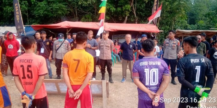 Anggota Polsek Rangkasbitung Polres Lebak Giat Pengamanan Semi Final Tournament Sepak Bola Antar RT