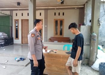 Untuk menjaga harkamtibmas, Kanit Binmas Polsek Wanasalam Sambangi Warga agar terciptanya situasi yang kondusif