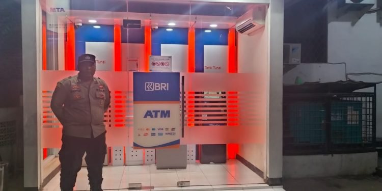 Anggota Polsek Rangkasbitung Polres Lebak Giat Patroli Ke ATM Bank BNI Cegah Pencurian